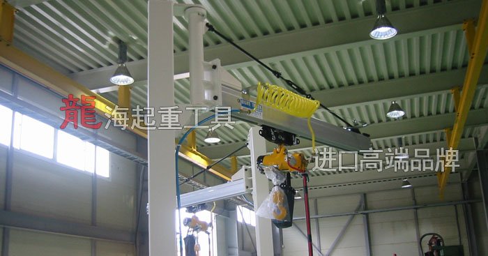 500kg氣動(dòng)葫蘆配懸臂吊案例圖 500kg氣動(dòng)葫蘆配懸臂吊案例圖